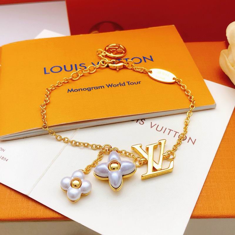 LV Bracelet 12yxx231 (1)