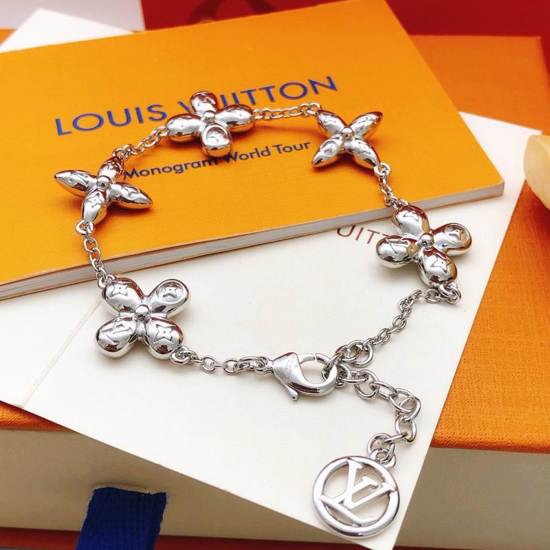 LV Bracelet 12yxx236 (9)