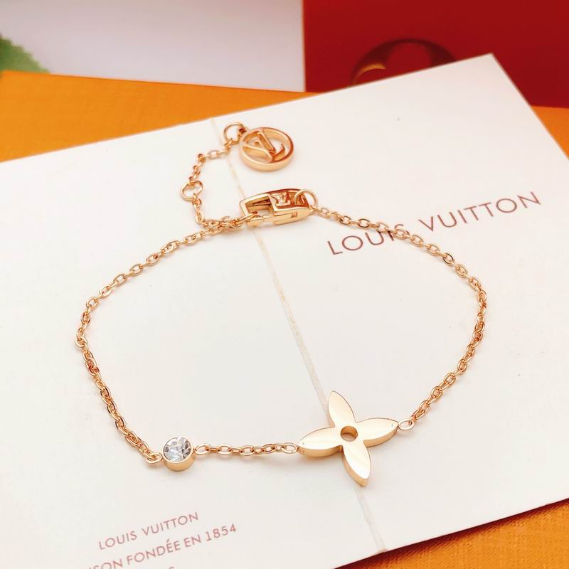 LV Bracelet 12yxx238 (6)