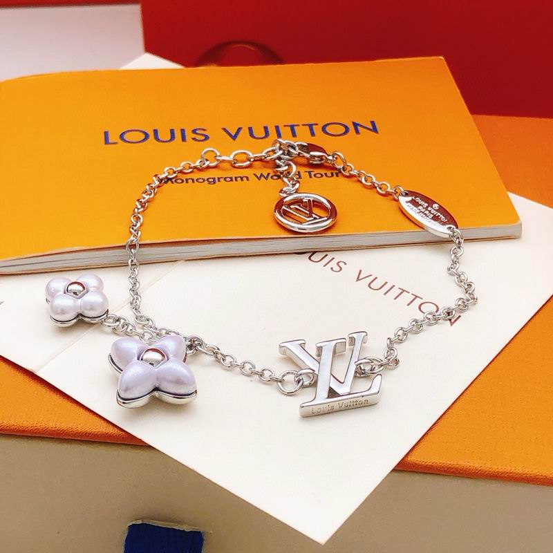 LV Bracelet 12yxx239 (2)