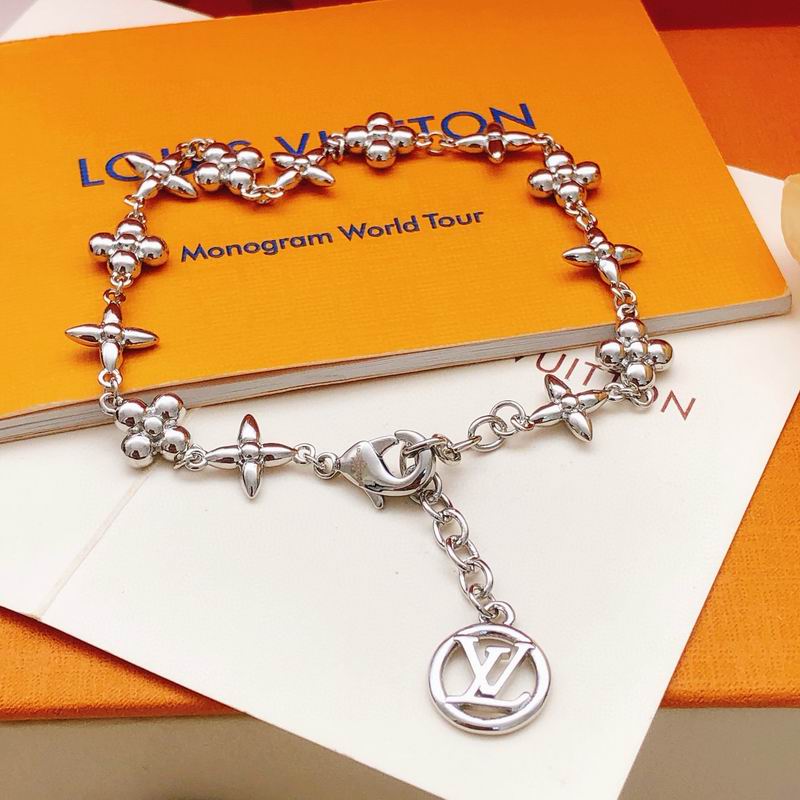 LV Bracelet 12yxx240 (9)