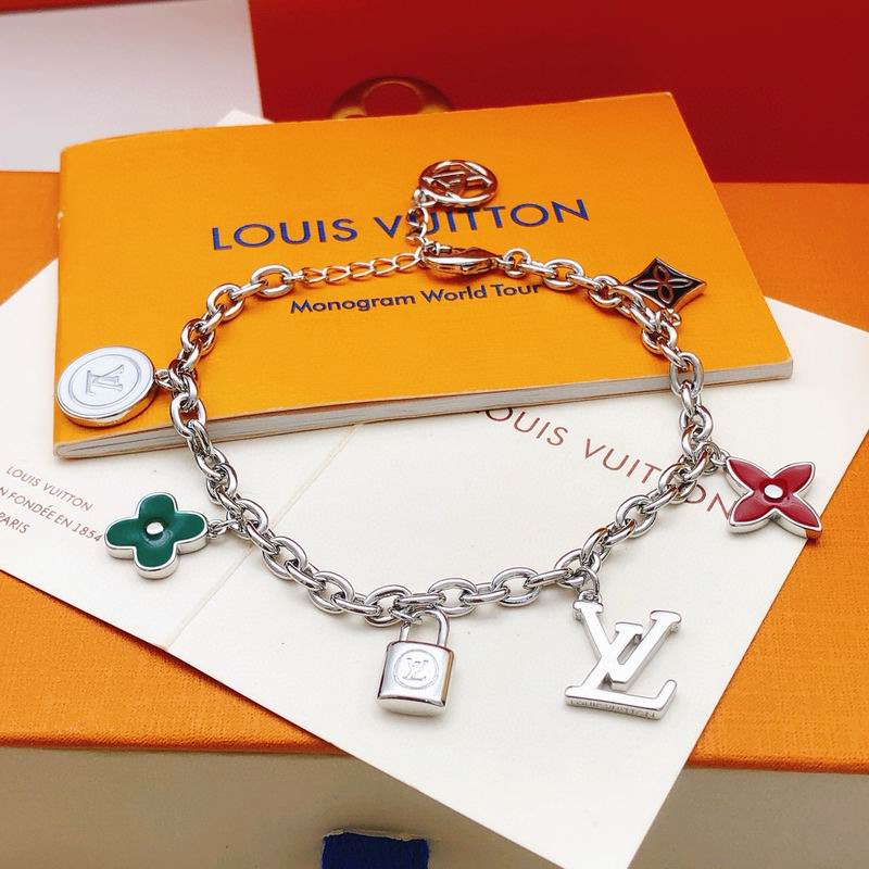 LV Bracelet 12yxx242 (2)