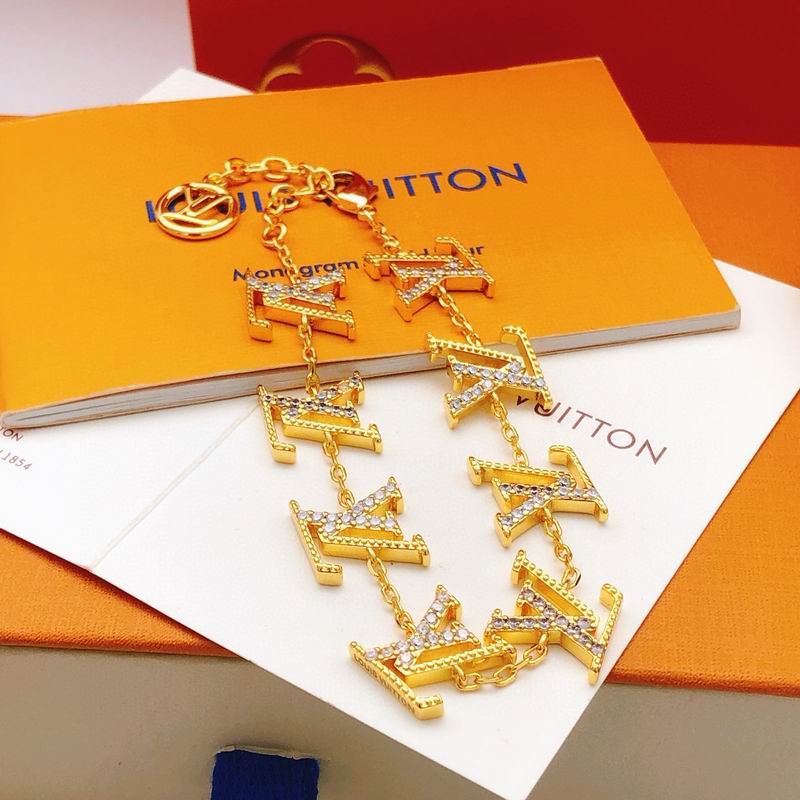 LV Bracelet 12yxx243 (2)