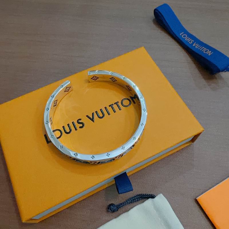 LV Bracelet 12yxx245 (5)
