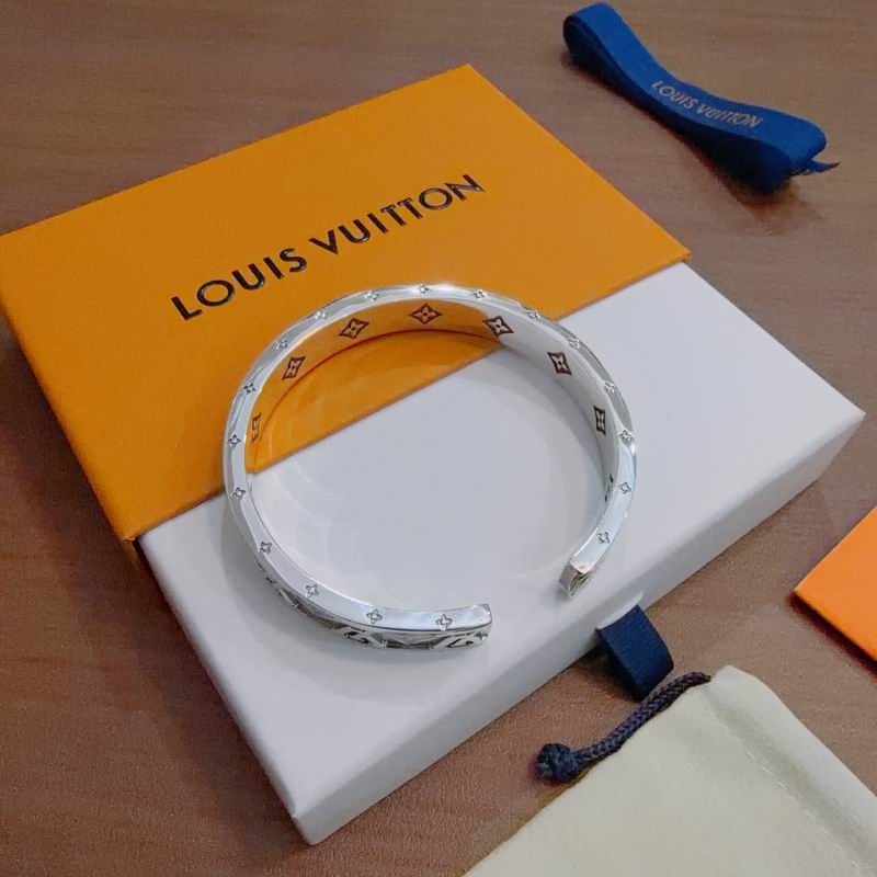 LV Bracelet 12yxx245 (6)