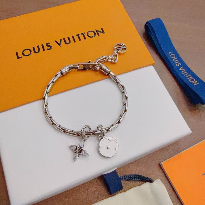 LV Bracelet 12yxx248 (5)