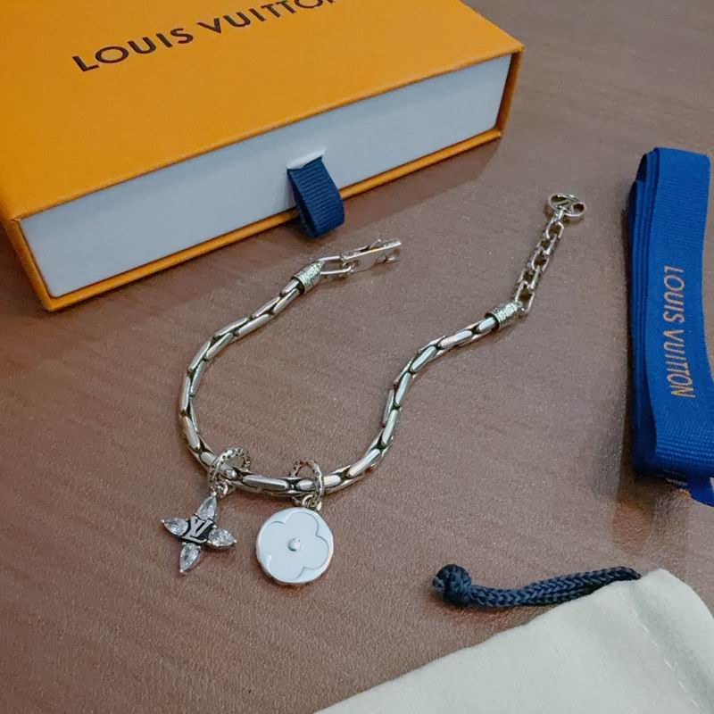 LV Bracelet 12yxx248 (6)