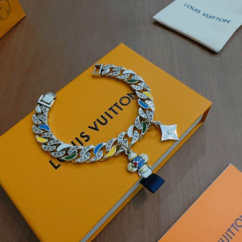 LV Bracelet 12yxx249 (2)