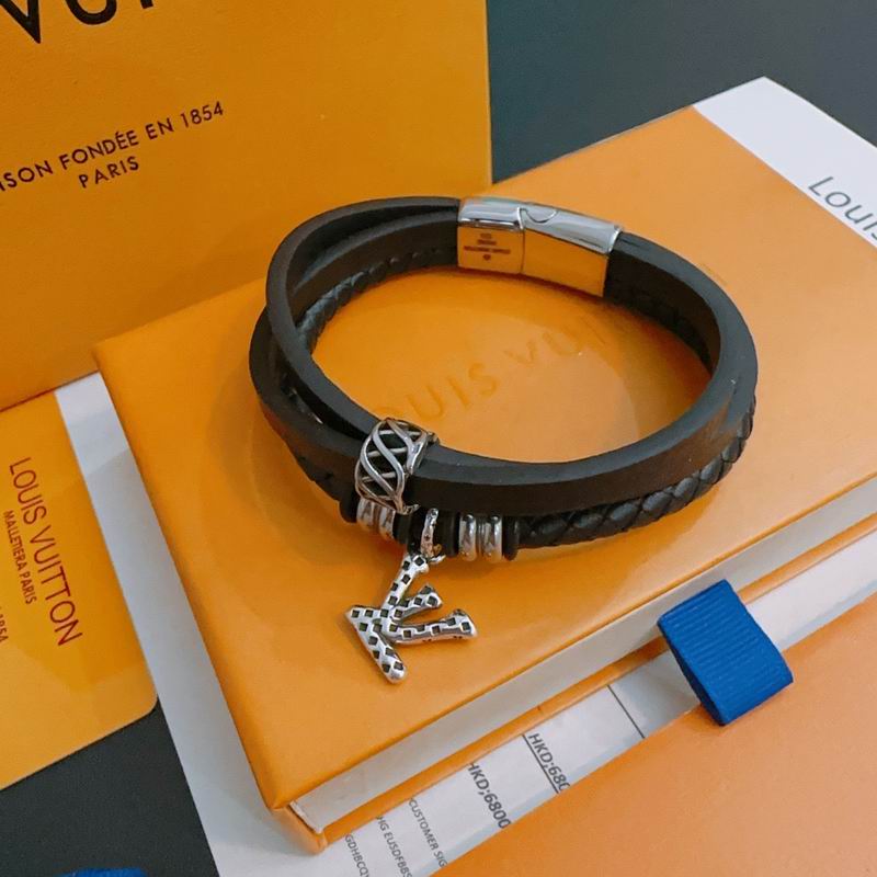 LV Bracelet 12yxx255 (2)