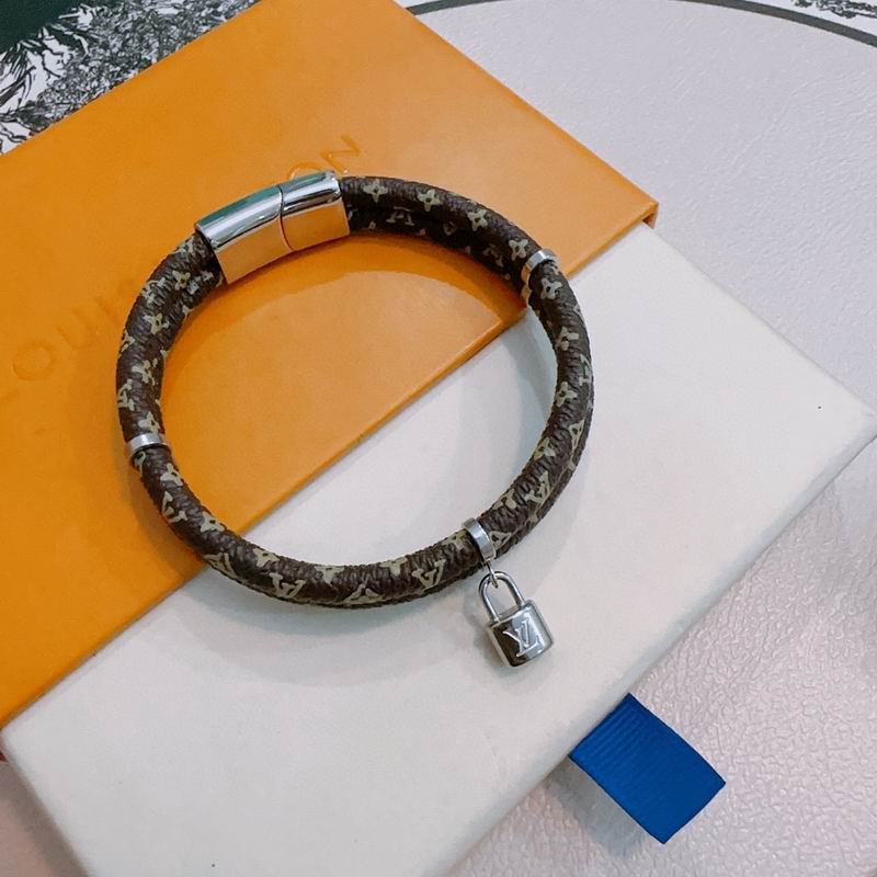 LV Bracelet 12yxx258 (4)