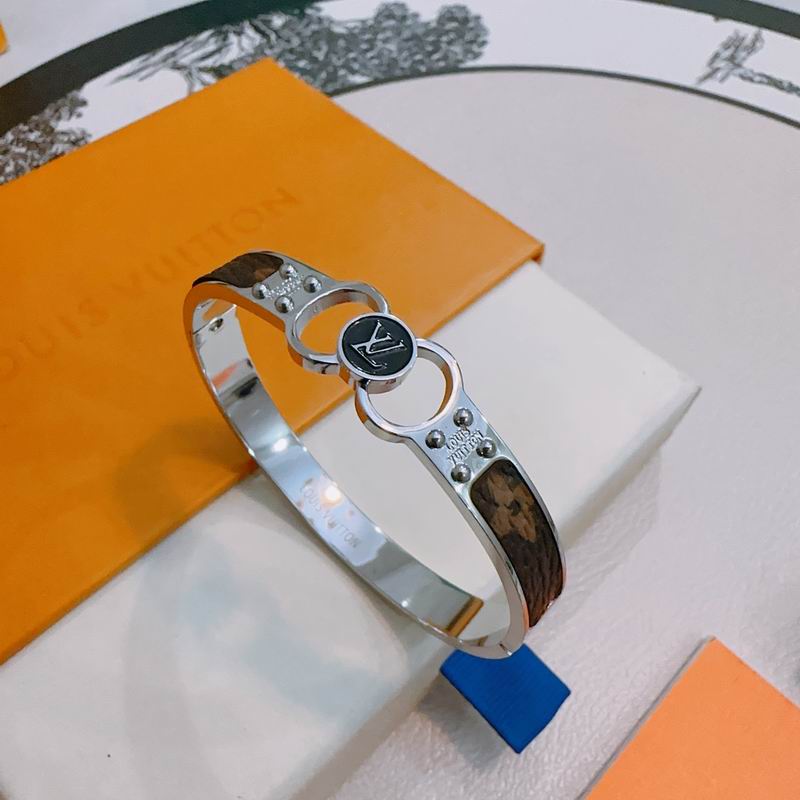 LV Bracelet 12yxx259 (10)