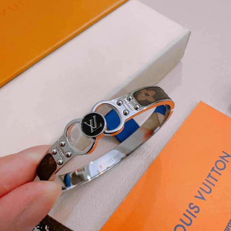 LV Bracelet 12yxx259 (11)
