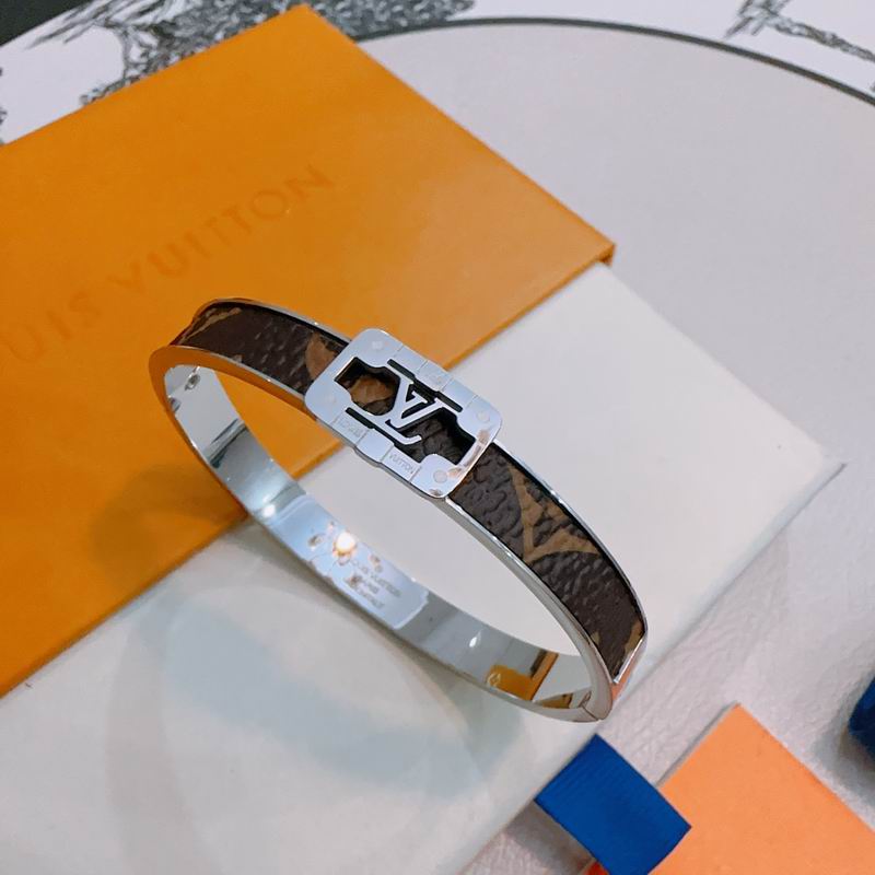 LV Bracelet 12yxx259 (16)
