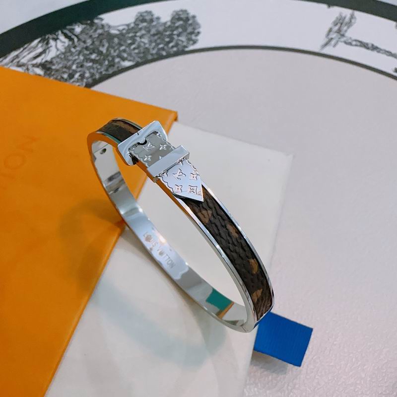 LV Bracelet 12yxx259 (3)