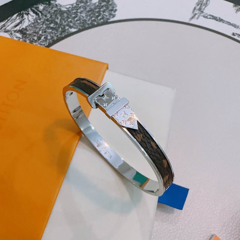 LV Bracelet 12yxx259 (4)