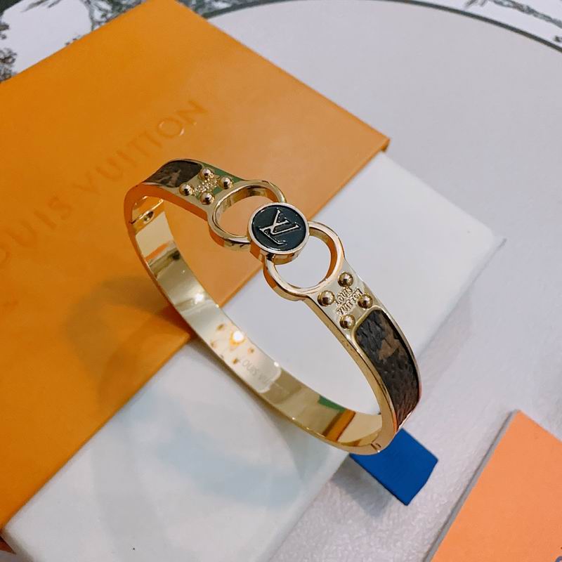 LV Bracelet 12yxx259 (8)