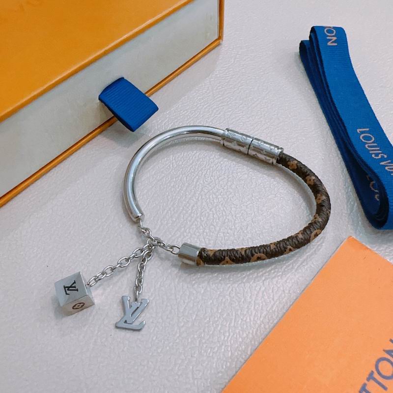 LV Bracelet 12yxx260 (4)
