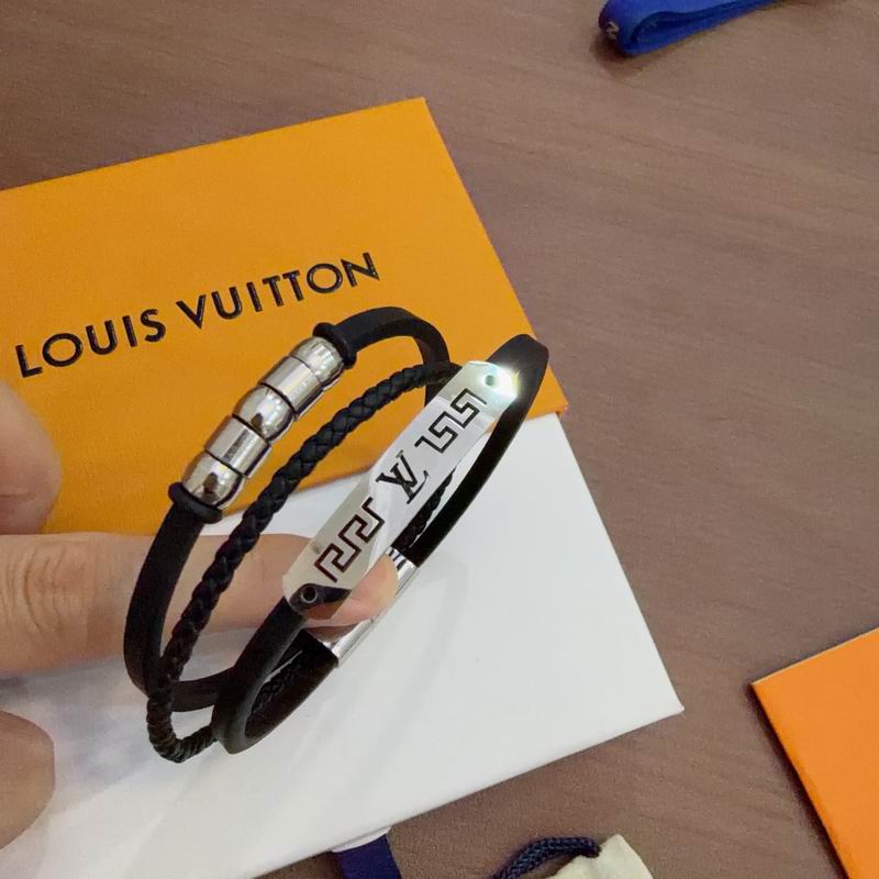 LV Bracelet 12yxx262 (2)
