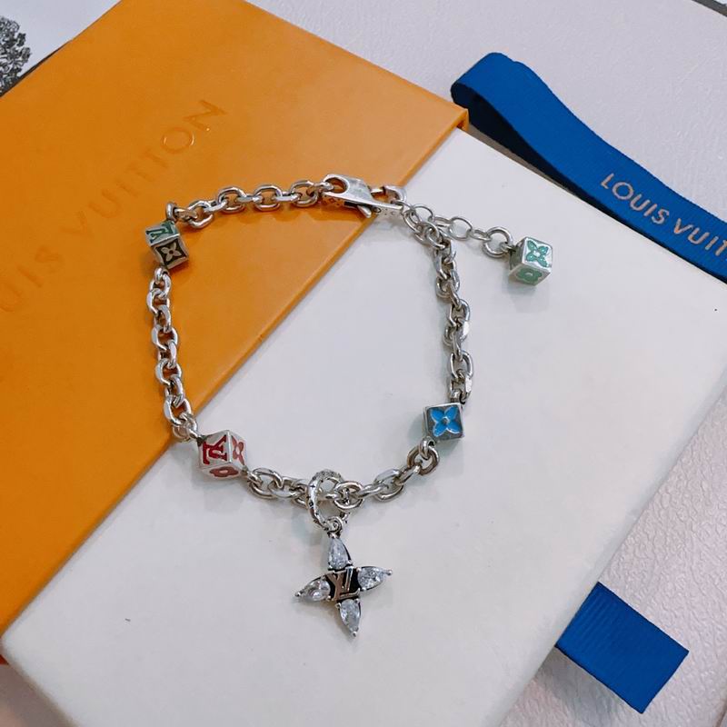 LV Bracelet 12yxx264 (2)