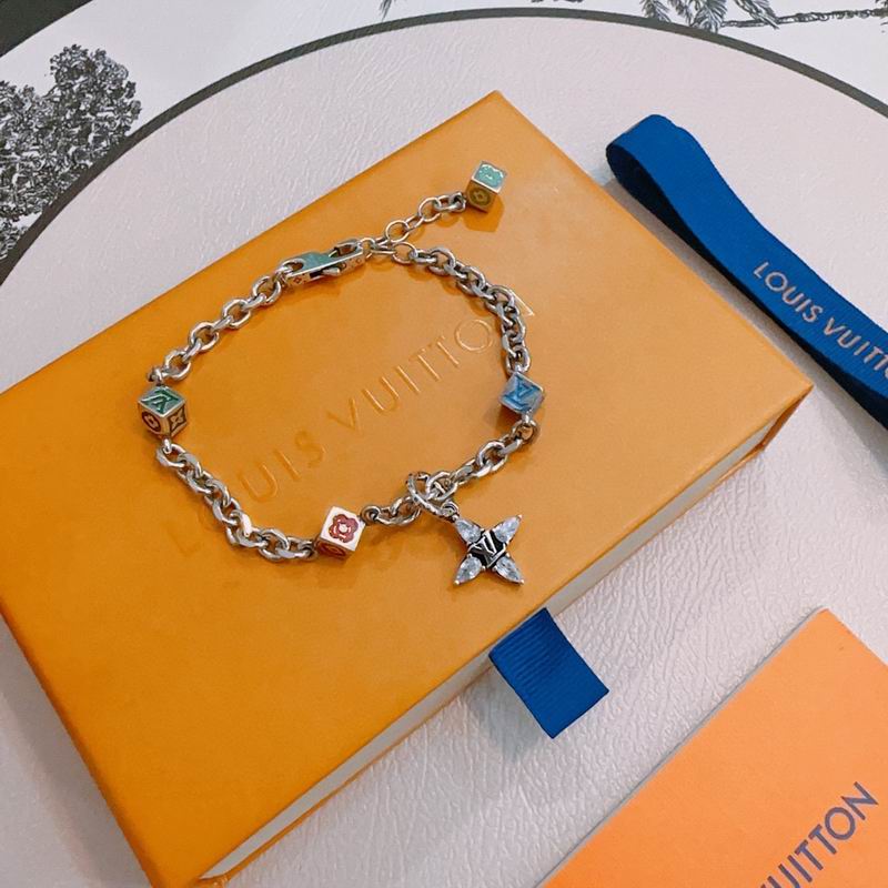 LV Bracelet 12yxx264 (3)