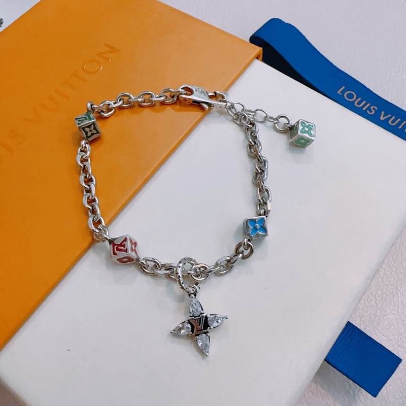 LV Bracelet 12yxx264 (6)
