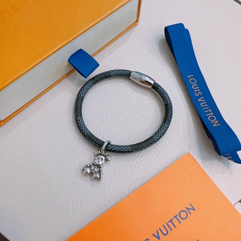 LV Bracelet 12yxx265 (1)