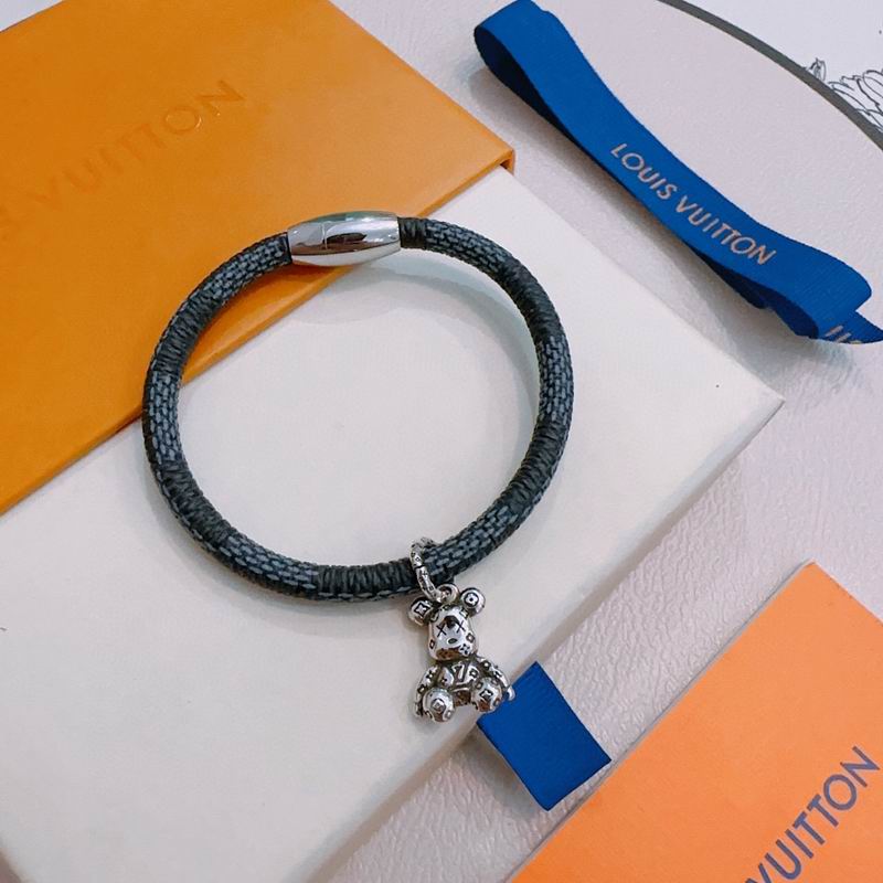 LV Bracelet 12yxx265 (2)