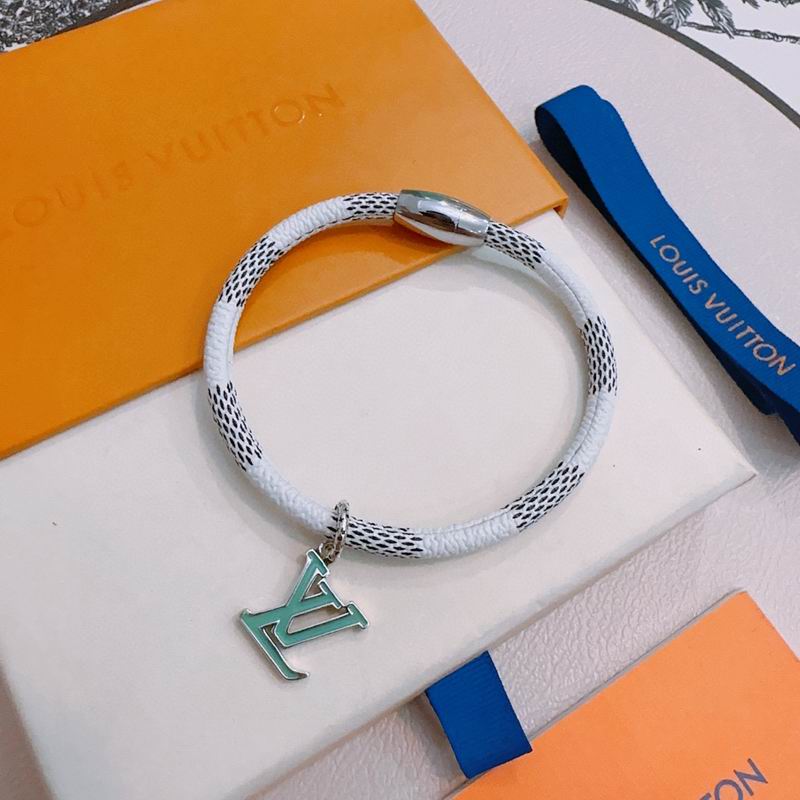 LV Bracelet 12yxx266 (2)