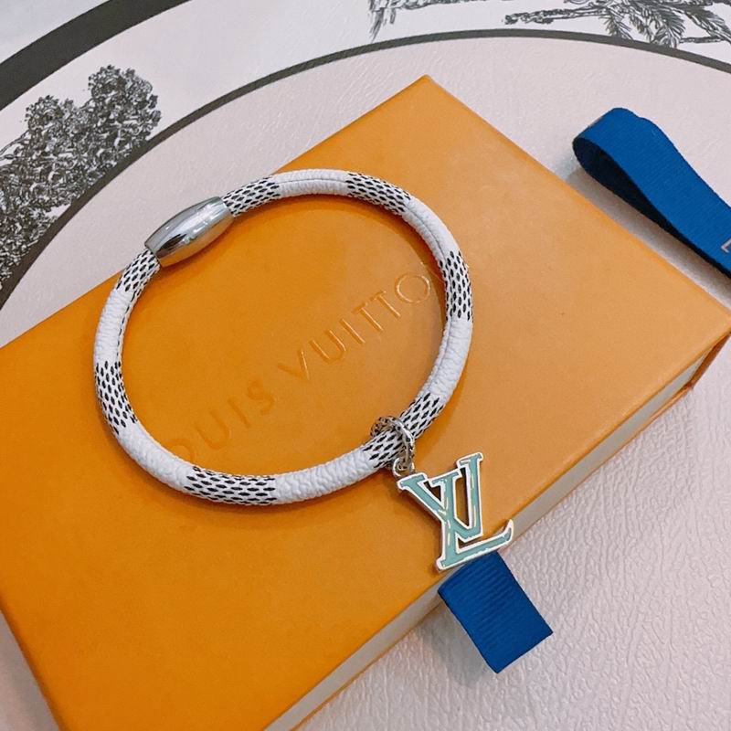 LV Bracelet 12yxx266 (3)