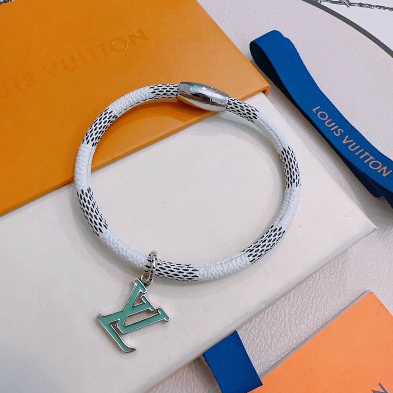 LV Bracelet 12yxx266 (6)