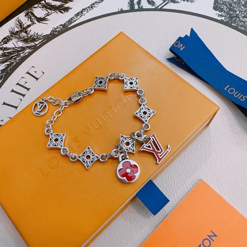 LV Bracelet 12yxx267 (4)