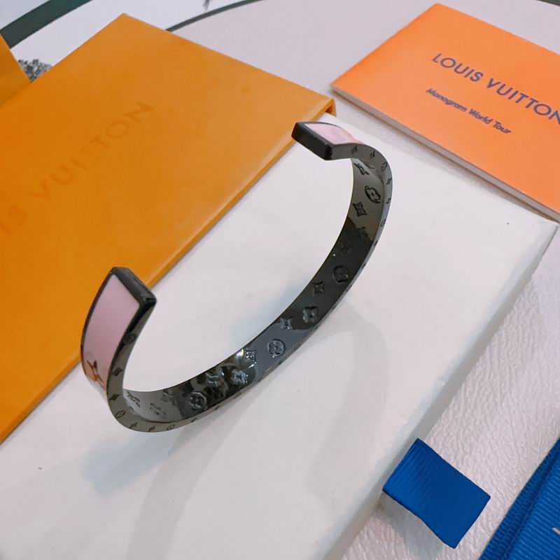 LV Bracelet 12yxx268 (2)
