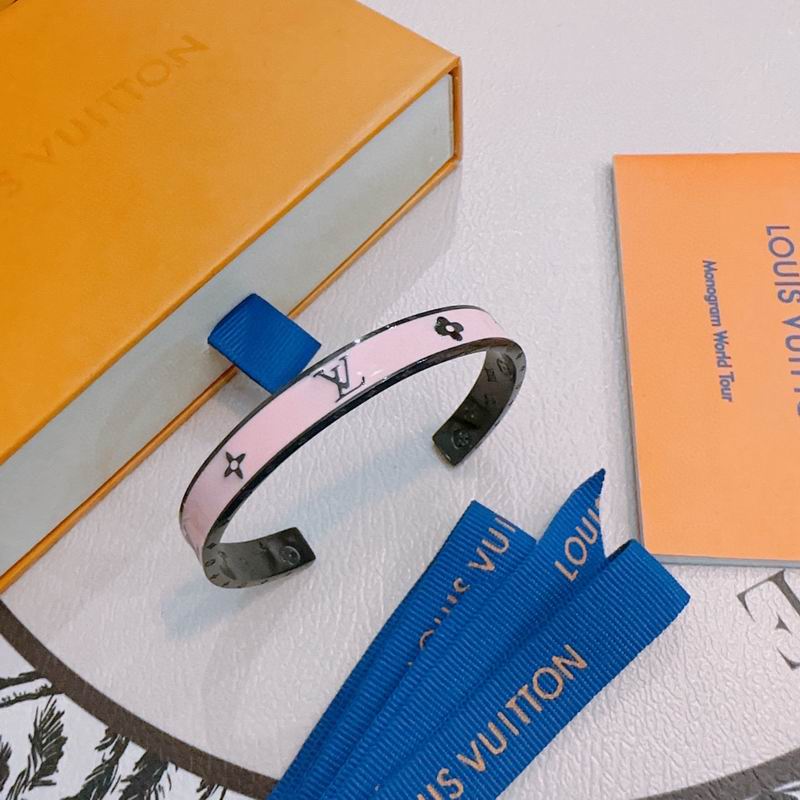 LV Bracelet 12yxx268 (4)