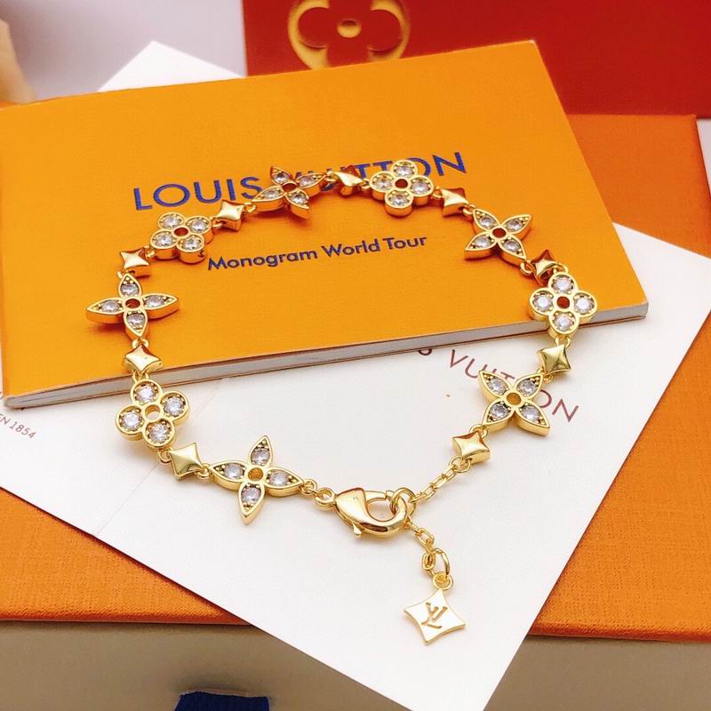 LV Bracelet 12yxx269 (4)