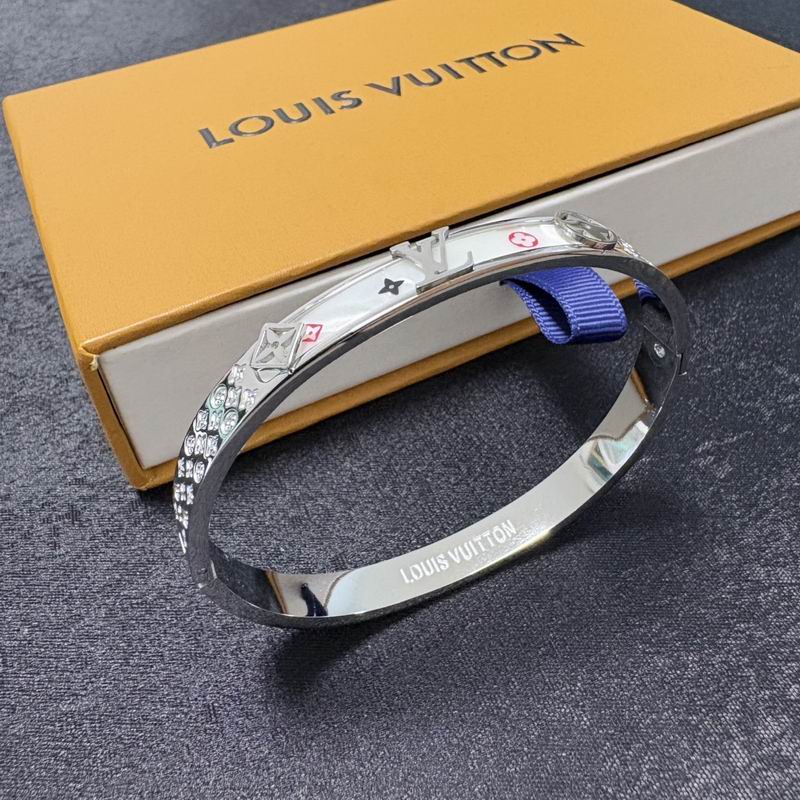 LV Bracelet 12yxx270 (2)