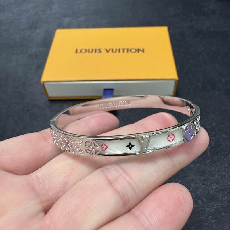 LV Bracelet 12yxx270 (4)