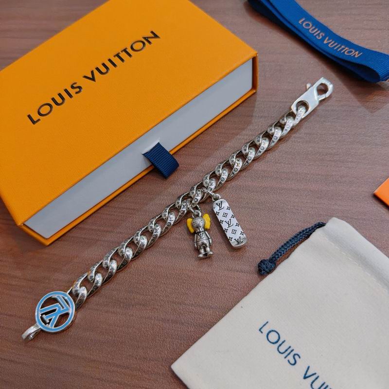 LV Bracelet 12yxx273 (2)