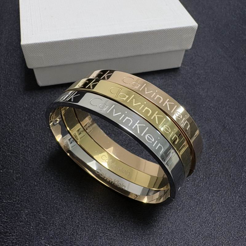 LV Bracelet 12yxx279 (1)