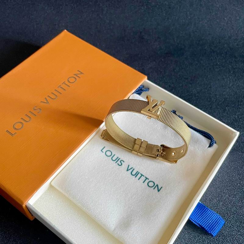 LV Bracelet 12yxx281 (5)