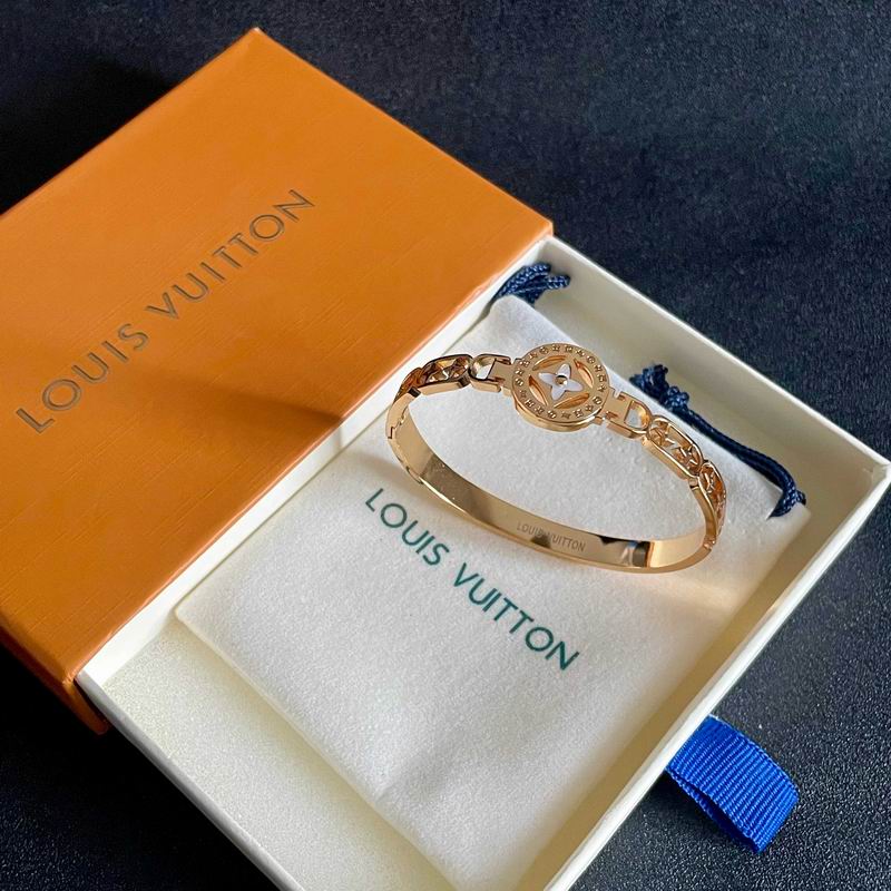 LV Bracelet 12yxx282 (4)