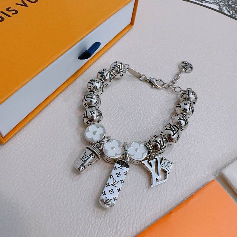 LV Bracelet 12yxx283 (2)