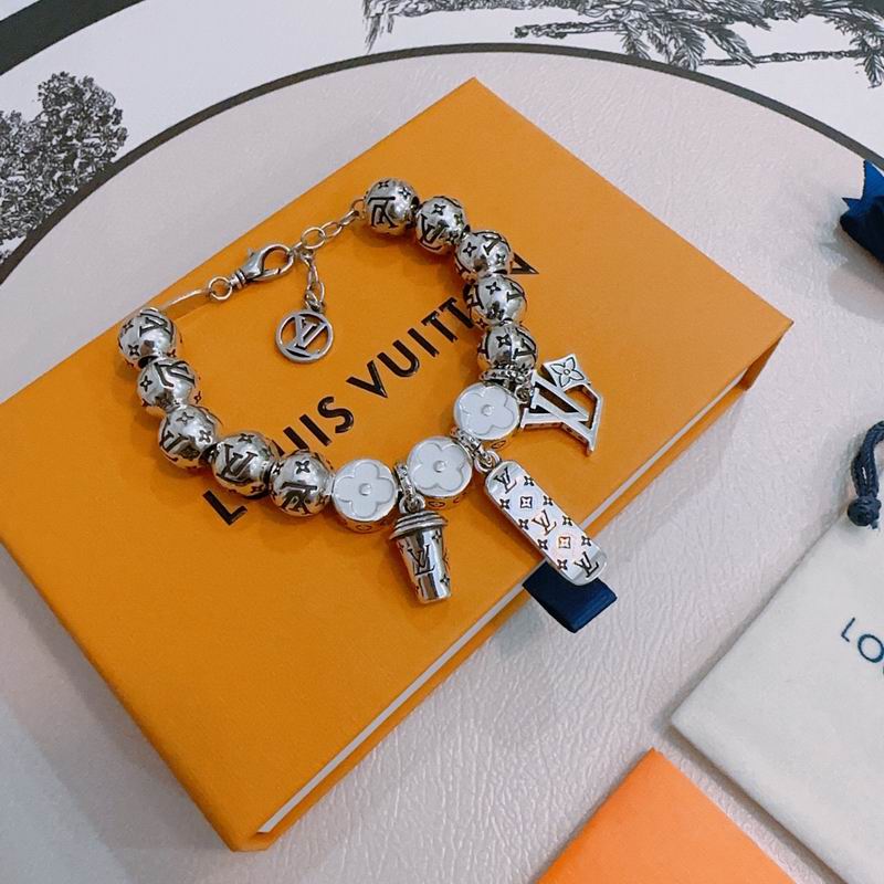 LV Bracelet 12yxx283 (4)