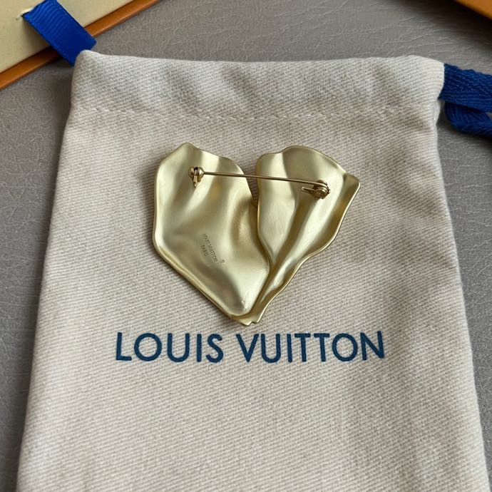 LV Brooch 01yxx22 (12)