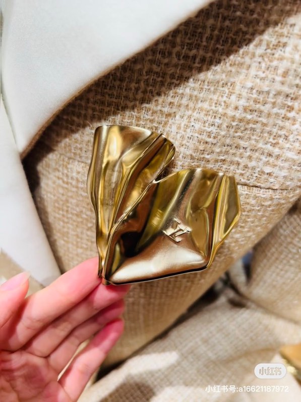LV Brooch 01yxx22 (7)