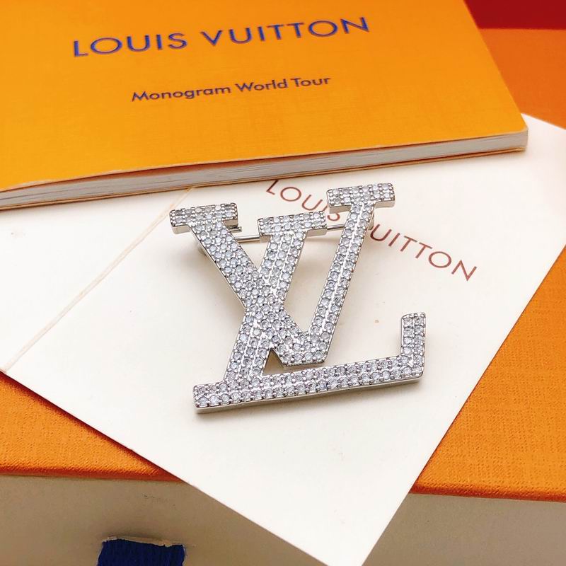 LV Brooch 01yxx25 (2)