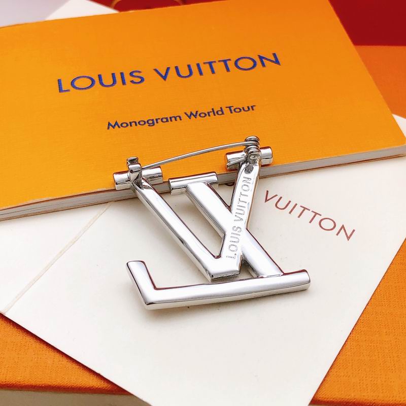 LV Brooch 01yxx25 (3)
