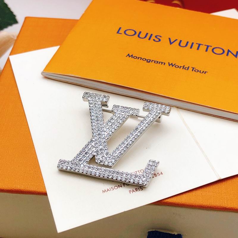 LV Brooch 01yxx25 (4)