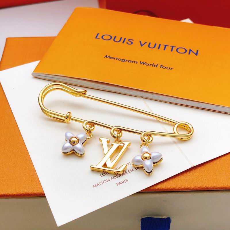 LV Brooch 01yxx26 (11)