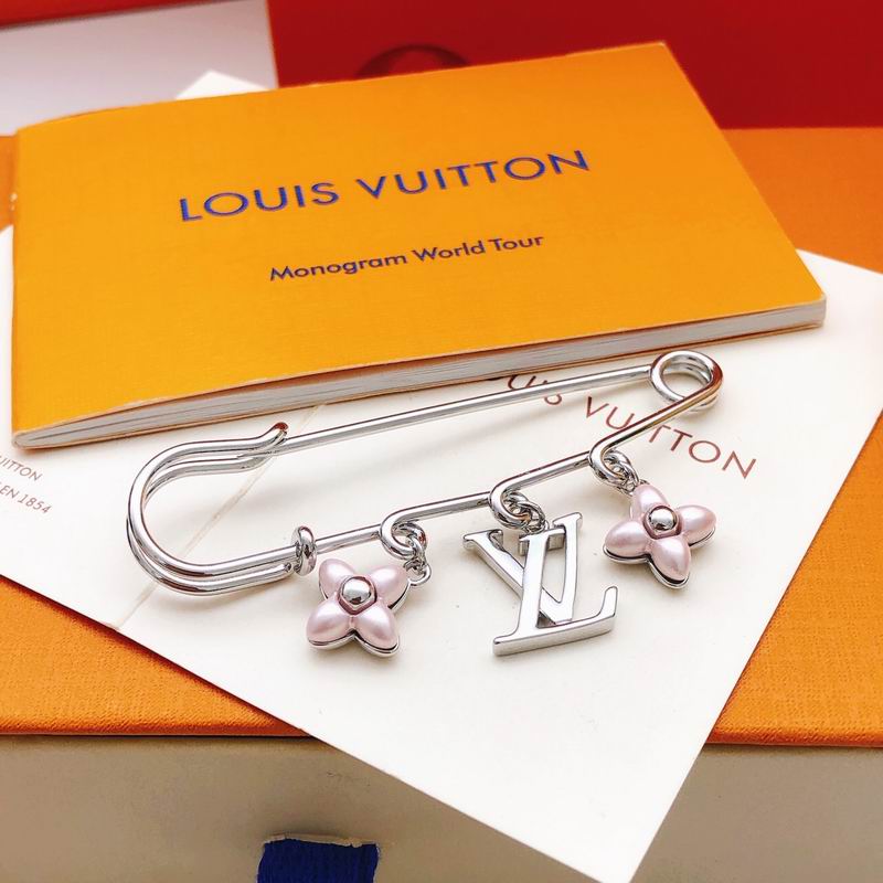 LV Brooch 01yxx26 (6)