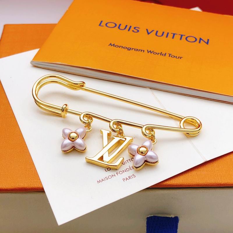 LV Brooch 01yxx26 (9)